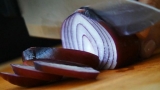 Video Salmonella outbreak linked to fresh, whole onions, CDC says