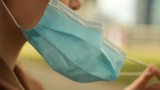 World leading air quality and health expert says it is too early for Queensland to lift COVID-19 mask mandate