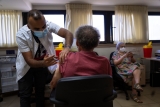 Israel rolls out new omicron-tailored COVID-19 vaccines | WWTI
