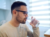 Man nearly dies having excess water to cure COVID. How much water is too much