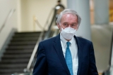 Airplane mask mandate should stay in place