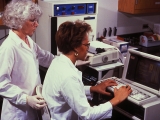 How do the HIV/AIDS and COVID-19 pandemics compare?