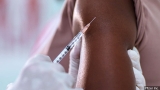 US grapples with whether to modify COVID vaccine for fall