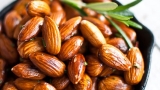 Calorie intake can be reduced by eating almonds: study