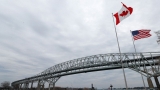 CDC clarifies vaccine requirement for Canadians to cross