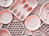 Chemicals in everyday plastics stimulate growth