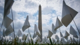 600,000 White Flags On The National Mall Honor Lives Lost To COVID : Coronavirus Updates : NPR