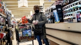 Schnucks requiring employees, vendors wear masks